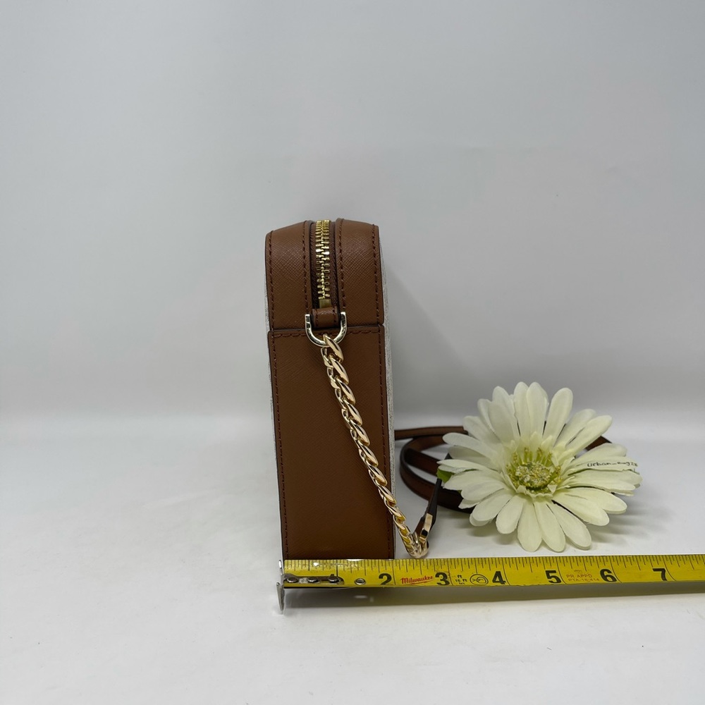 Michael Kors Jet Set ItemLG EW Crossbody - Picture 3 of 16